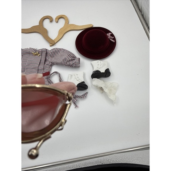 American Girl The Pleasant Company 1990's Samantha Patkimgton Doll And Accesorie - Picture 10 of 16